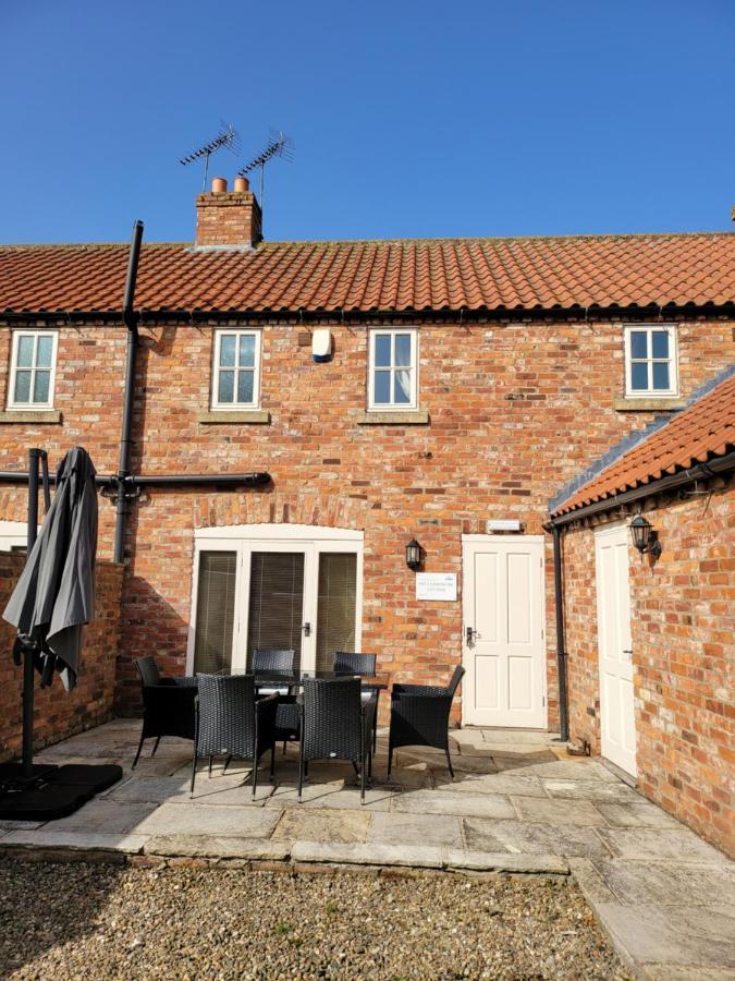 The Blue Bell Inn Weaverthorpe Exteriör bild